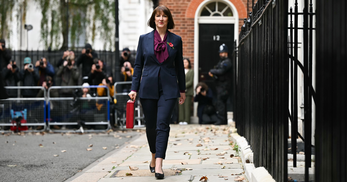 SEO Rachel Reeves walks to no10 (1)