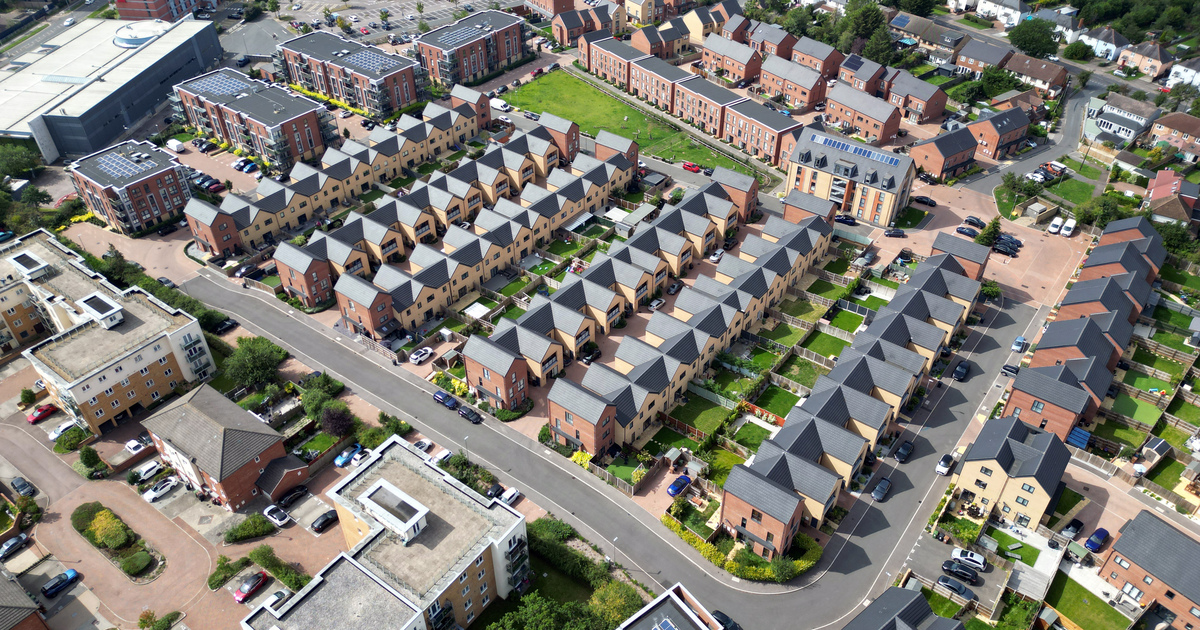 SEO image New build housing estate 1
