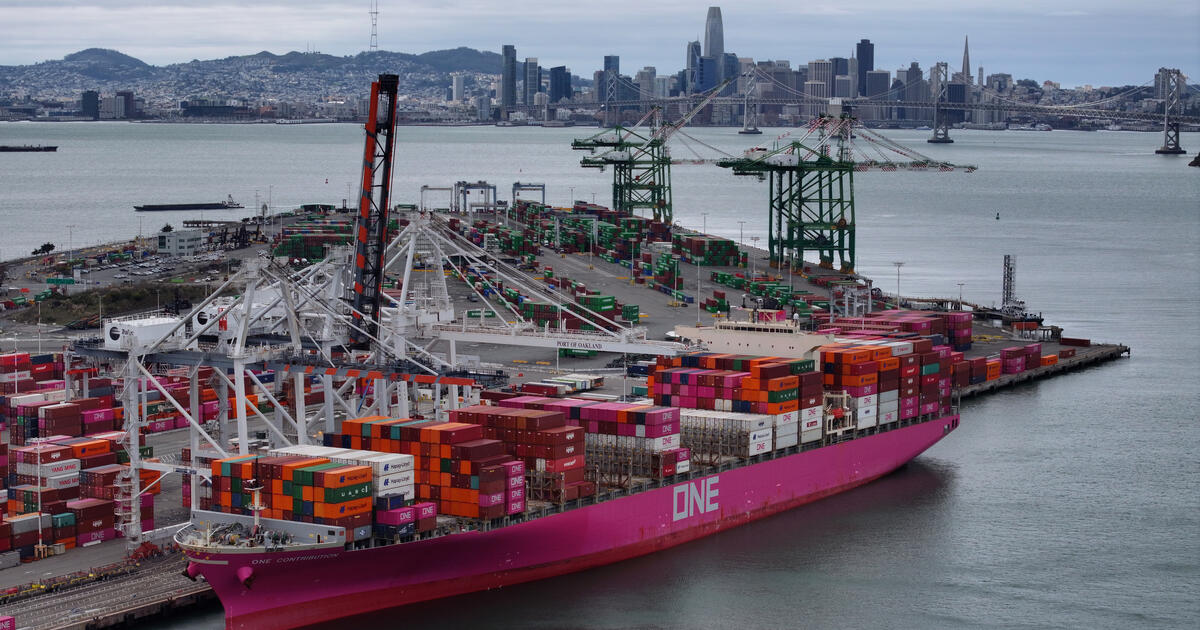 Container ship docked in Oakland port