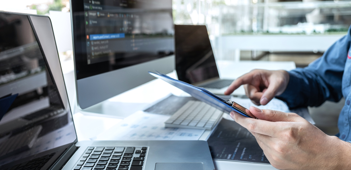 Managed legal services vs. traditional practice groups: two paths to legal excellence